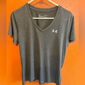 Under Armour Heatgear V neck loose fit tshirt‎ sz LARGE